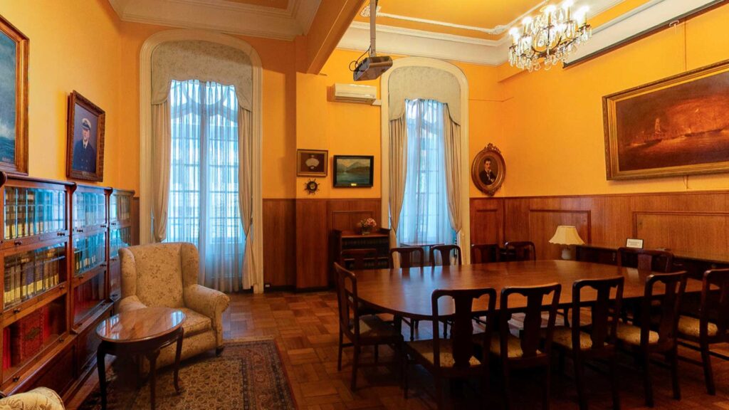 SALA-ALMIRANTE-LYNCH