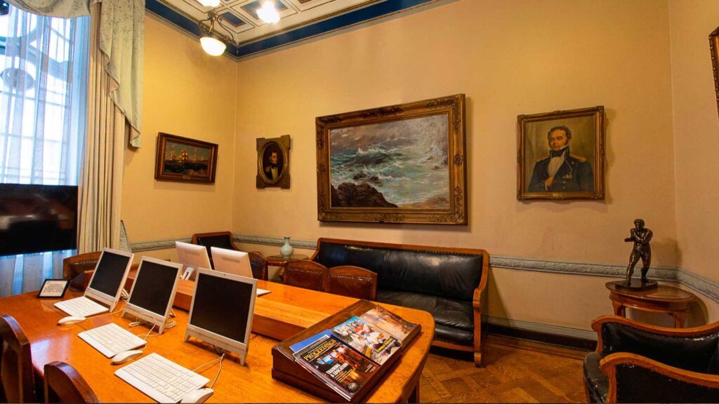 SALA-BERGANTIN-AGUILA