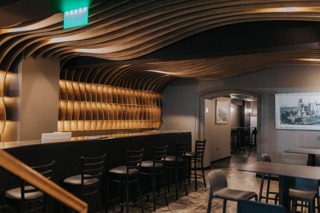 PUB